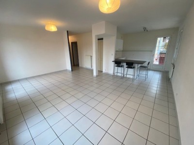 MAISON - ST PRIEST EN JAREZ - 100.74 m2 - LOUÉ
