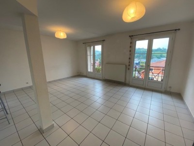 MAISON - ST PRIEST EN JAREZ - 100.74 m2 - LOUÉ
