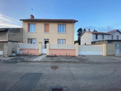 MAISON - SURY LE COMTAL - 113.83 m2 - LOUÉ