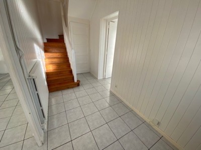 MAISON - SURY LE COMTAL - 113.83 m2 - LOUÉ