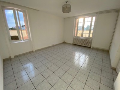 MAISON - SURY LE COMTAL - 113.83 m2 - LOUÉ
