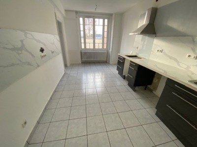 MAISON - SURY LE COMTAL - 113.83 m2 - LOUÉ