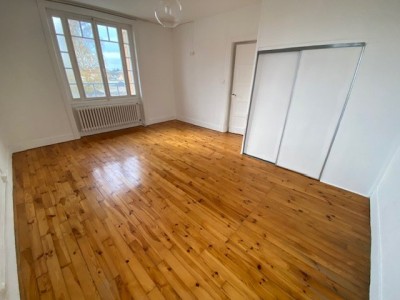 MAISON - SURY LE COMTAL - 113.83 m2 - LOUÉ