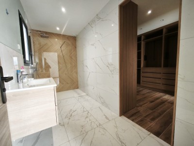 MAISON A VENDRE - ANDREZIEUX BOUTHEON - 229 m2 - 720000€