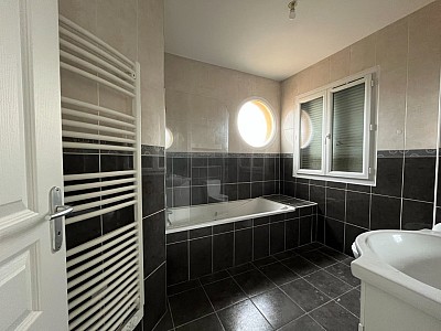 MAISON A VENDRE - ANDREZIEUX BOUTHEON - 118 m2 - 285�500�&euro;