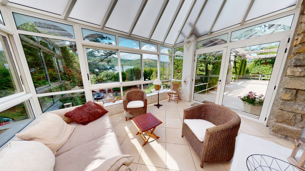 MAISON - AUREC SUR LOIRE - 253 m2 - 325�000�&euro;