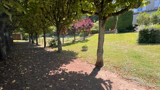 MAISON - AUREC SUR LOIRE - 253 m2 - 325�000�&euro;