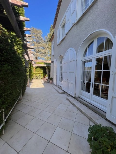 MAISON - AUREC SUR LOIRE - 253 m2 - 325�000�&euro;