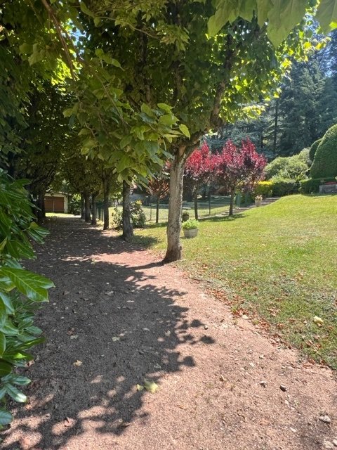 MAISON - AUREC SUR LOIRE - 253 m2 - 325�000�&euro;