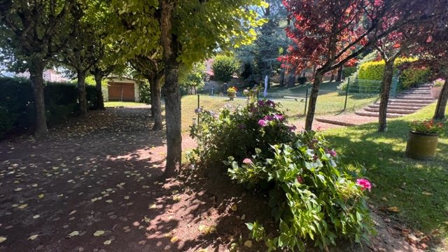 MAISON - AUREC SUR LOIRE - 253 m2 - 325�000�&euro;