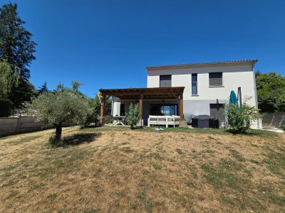 MAISON A VENDRE - BEAUZAC - 180 m2 - 447 000 &euro;
