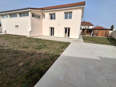 MAISON A VENDRE - BONSON - 231 m2 - 469�000�&euro;