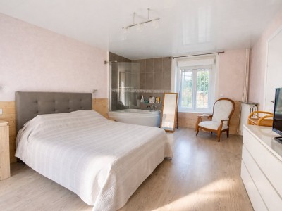 MAISON DE VILLE A VENDRE - GENILAC - 90 m2 - 146 000 €