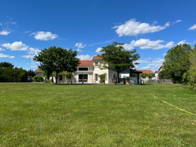MAISON A VENDRE - L HOPITAL LE GRAND - 208.66 m2 - 439 000 €