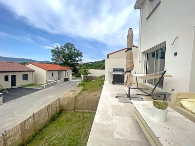 Maison contemporaine avec garage et jardin - LA GRAND CROIX - 108.91 m2 - VENDU