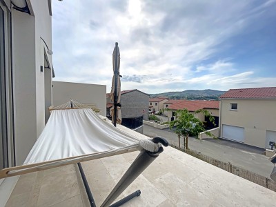 Maison contemporaine avec garage et jardin - LA GRAND CROIX - 108.91 m2 - VENDU