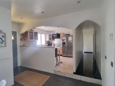 Maison sur sous-sol de 93m,terrain 1248m,secteur rsidentiel