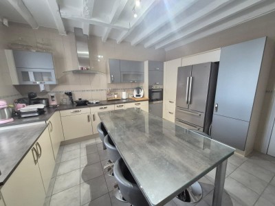 MAISON - LA RICAMARIE - 230 m2 - 210000€