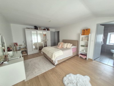 MAISON - LA RICAMARIE - 230 m2 - 210000€