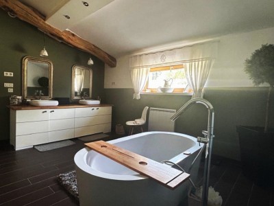 ANCIENNE FERME RENOVEE A VENDRE - LARAJASSE - 375 m2 - 799 000 €