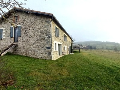 ANCIENNE FERME RENOVEE A VENDRE - LARAJASSE - 375 m2 - 799�000�&euro;
