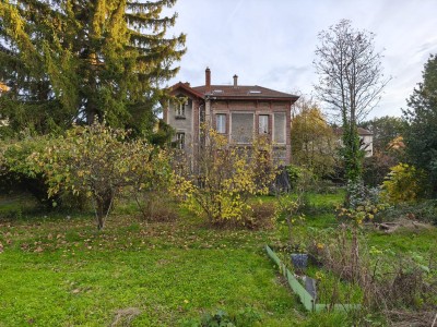 MAISON A VENDRE - LE CHAMBON FEUGEROLLES - 146 m2 - 175�000�&euro;