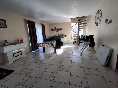 Maison familiale A VENDRE - LE CHAMBON FEUGEROLLES - 172 m2 - 250 000 €