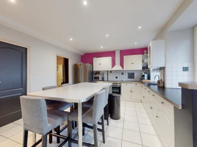 MAISON A VENDRE - LES VILLETTES - 175 m2 - 249�000�&euro;