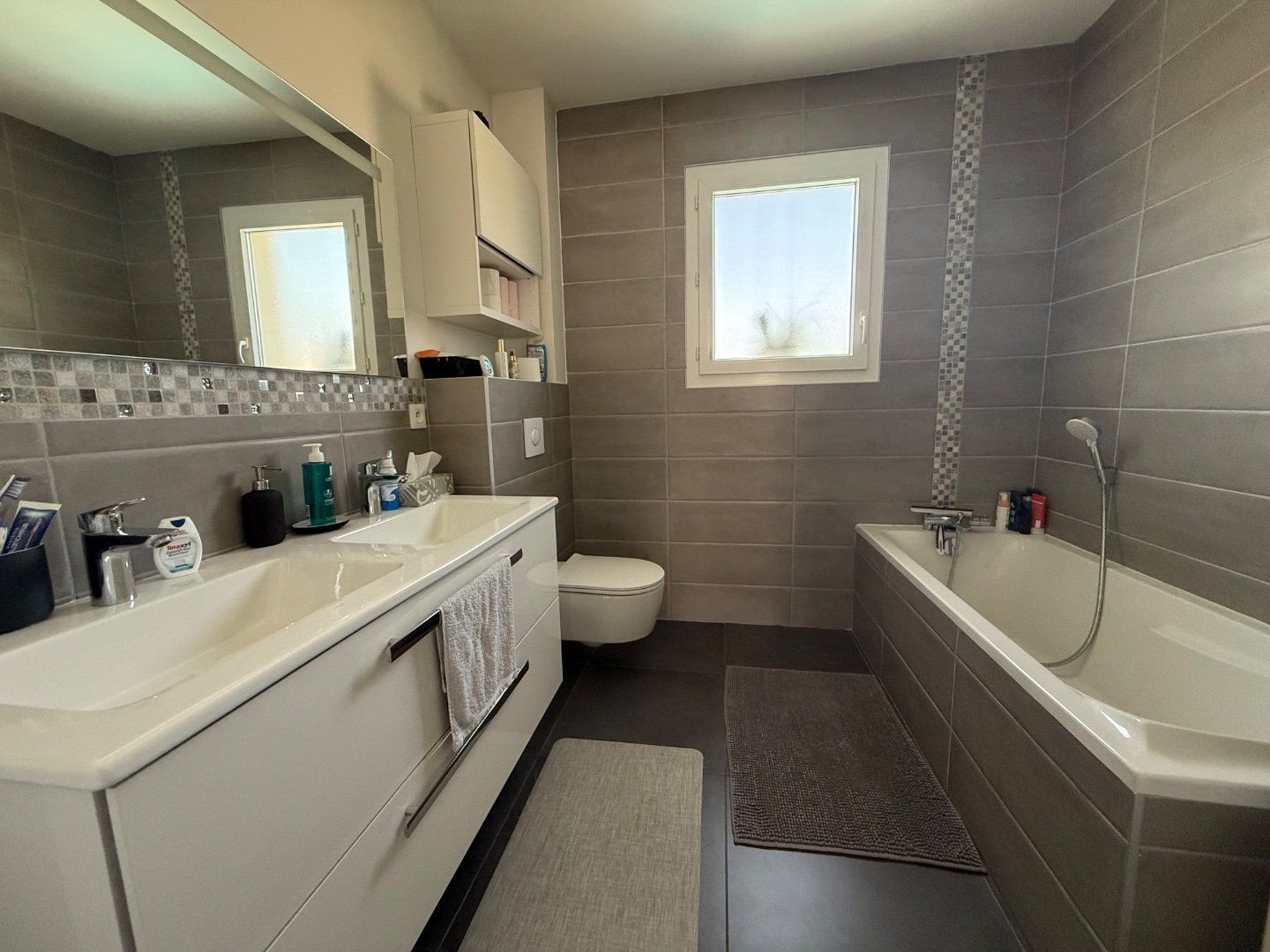 Maison mitoyenne par un cot� - LORETTE - 105 m2 - VENDU