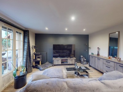 MAISON A VENDRE - RETOURNAC - 237 m2 - 230 000 €