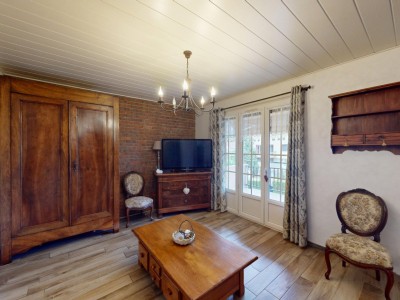 MAISON A VENDRE - RETOURNAC - 237 m2 - 230 000 €