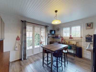 MAISON A VENDRE - RETOURNAC - 237 m2 - 230 000 €