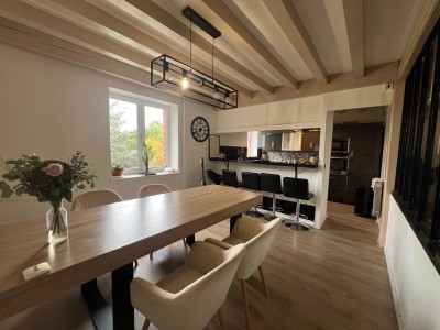 Corps de ferme entirement rnov Secteur Pris A VENDRE - ST BONNET LES OULES - 360 m2 - 820000€