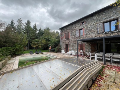 Corps de ferme entirement rnov Secteur Pris A VENDRE - ST BONNET LES OULES - 360 m2 - 820000€
