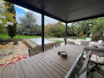 Corps de ferme entirement rnov Secteur Pris A VENDRE - ST BONNET LES OULES - 360 m2 - 820000€