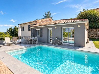 MAISON AVEC PISCINE A VENDRE - ST CHAMOND Izieux - 116 m2 - 420 000 €