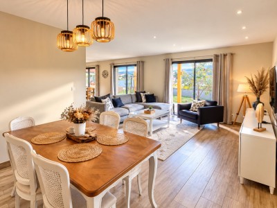 MAISON RECENTE AVES PISCINE A VENDRE - ST CHAMOND PHILIPPIERE - 119 m2 - 450 000 €