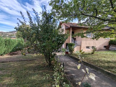 MAISON A VENDRE - ST CHAMOND - 153 m2 - 252 000 &euro;