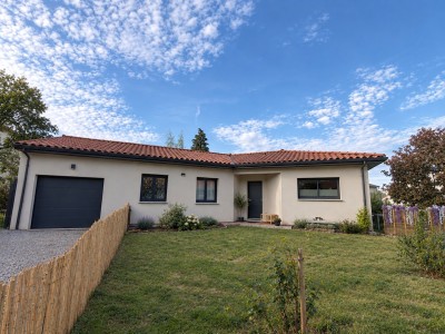 MAISON A VENDRE - ST CHAMOND SAINTE MARIE - 103 m2 - 357 000 €