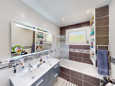 MAISON A VENDRE - ST ETIENNE JOMAYERE - 121 m2 - 288000€