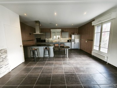 MAISON A VENDRE - ST ETIENNE LA TERRASSE - 173 m2 - 269 000 €