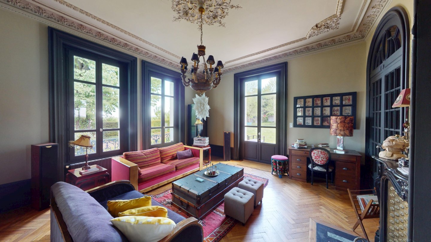 Maison de ma�tre A VENDRE - ST ETIENNE MONTHIEU - 355 m2 - 685�000�&euro;