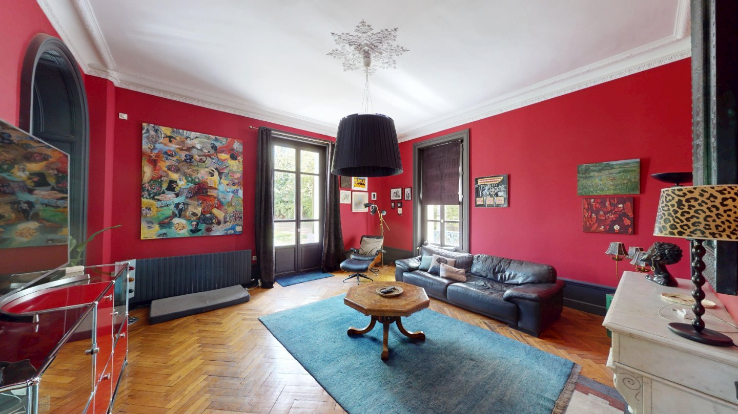 Maison de ma�tre A VENDRE - ST ETIENNE MONTHIEU - 355 m2 - 685�000�&euro;