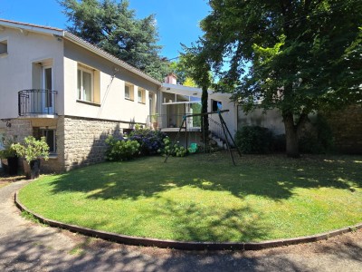 MAISON - ST ETIENNE MONTPLAISIR - 211 m2 - VENDU