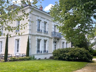 Maison de matre A VENDRE - ST ETIENNE MONTPLAISIR - 355 m2 - 835000€