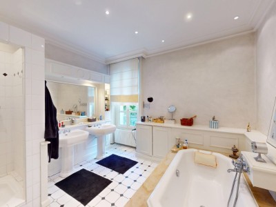Maison de matre A VENDRE - ST ETIENNE MONTPLAISIR - 355 m2 - 835000€
