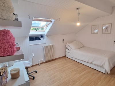 Secteur rsidentiel, Maison mitoyenne F5 de 110m2,Garage de 50m, terrain 379m