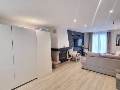 Secteur rsidentiel, Maison mitoyenne F5 de 110m2,Garage de 50m, terrain 379m