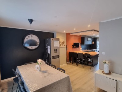 Secteur rsidentiel, Maison mitoyenne F5 de 110m2,Garage de 50m, terrain 379m