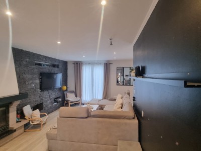 Secteur rsidentiel, Maison mitoyenne F5 de 110m2,Garage de 50m, terrain 379m
